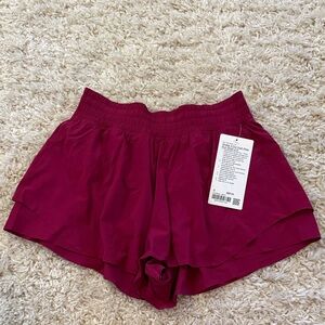Lululemon NwT Shake It Out High Rise 2.5 Women's Pink Shorts